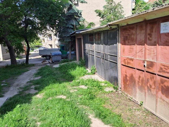 Гараж / Паркомясто в Търговище, Боровец - 20 кв.м за 650 €/кв.м - Снимка #1