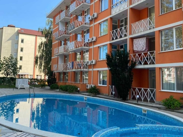 Двустаен апартамент в к.к. Слънчев бряг - 51 кв.м за 715 €/кв.м - Снимка #1