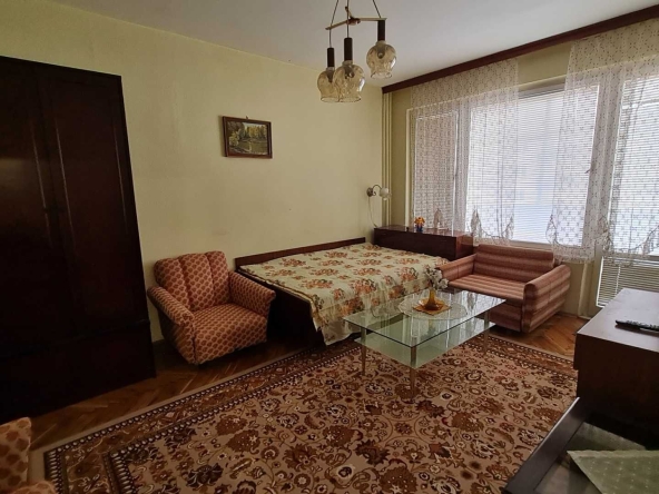 Дава се под наем Двустаен апартамент в Варна, Чайка - 50 кв.м за 348.84 € - Снимка #1