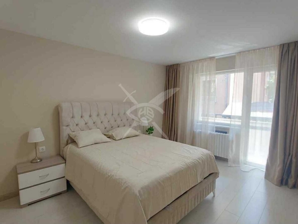 Дава се под наем Тристаен апартамент в София, Център - 90 кв.м за 1100 € - Снимка #1