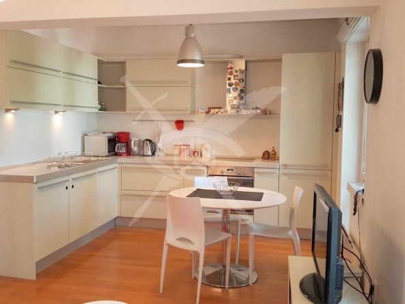 Тристаен апартамент в София, Център - 84 кв.м за 5120 €/кв.м - Снимка #1