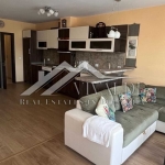 Дава се под наем Тристаен апартамент в к.к. Св.Св. Константин и Елена - 110 кв.м за 800 € - Снимка #1