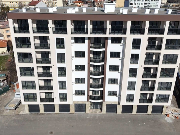 Тристаен апартамент в Хасково, Любен Каравелов - 89 кв.м за 1007 €/кв.м - Снимка #1