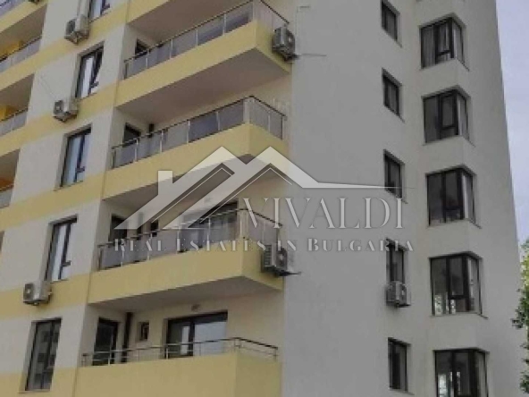 Двустаен апартамент в Варна, Център - 68 кв.м за 2250 €/кв.м - Снимка #1