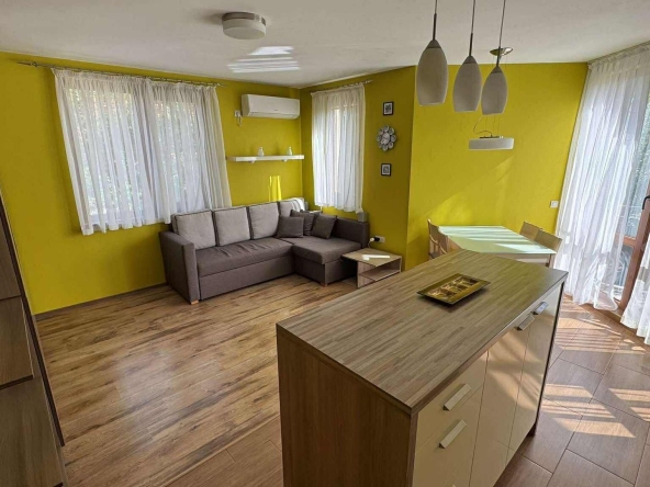 Дава се под наем Двустаен апартамент в Варна, м-т Св. Никола - 55 кв.м за 511 € - Снимка #1