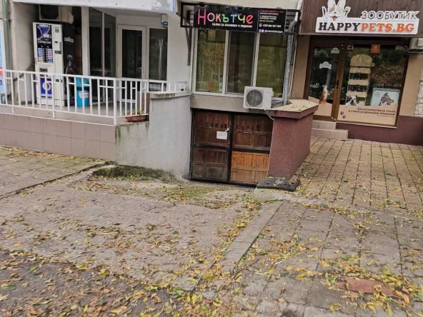 Дава се под наем Гараж / Паркомясто в Бургас, Лазур - 17 кв.м за 102 € - Снимка #1