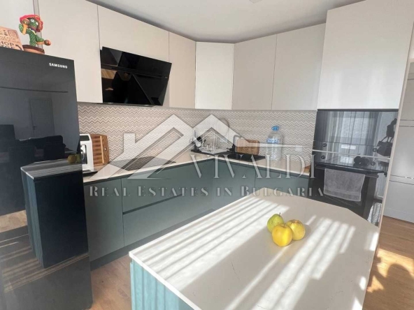 Четиристаен апартамент в Варна, Бриз - 140 кв.м за 1348 €/кв.м - Снимка #1