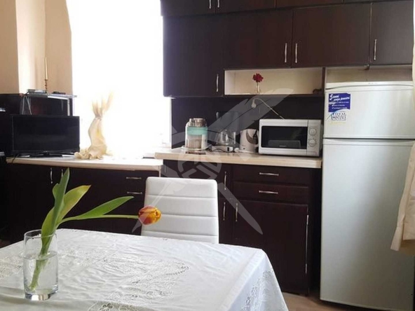 Дава се под наем Етаж от къща в София, Център - 50 кв.м за 548.25 € - Снимка #1