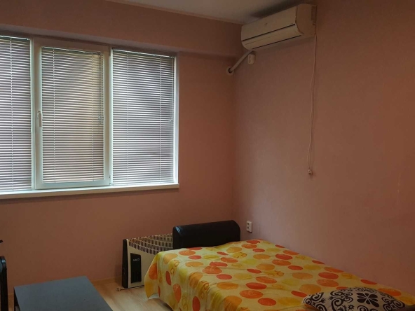 Дава се под наем Тристаен апартамент в Свищов - 85 кв.м за 153 € - Снимка #1