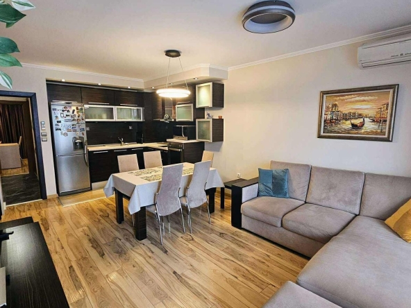 Дава се под наем Тристаен апартамент в Варна, Левски - 95 кв.м за 737.97 € - Снимка #1