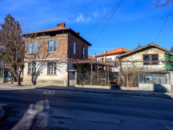 Етаж от къща в Кюстендил, Бузлуджа - 163 кв.м за 681 €/кв.м - Снимка #1