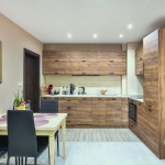 Дава се под наем Тристаен апартамент в Варна, Конфуто - 80 кв.м за 714 € - Снимка #1