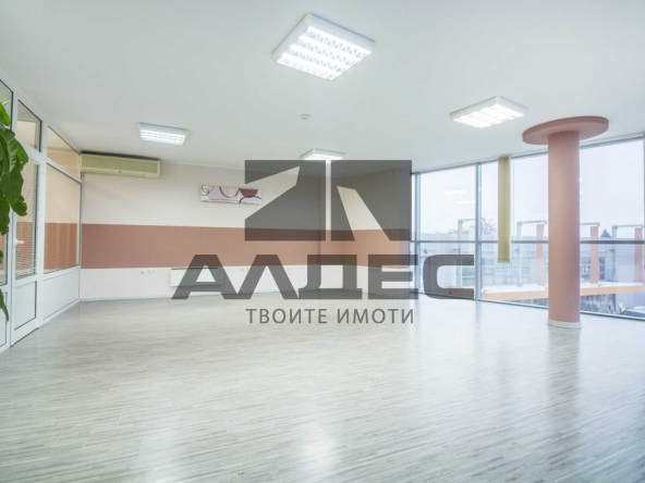 Дава се под наем Офис в София, Враждебна - 99 кв.м за 774.69 € - Снимка #1