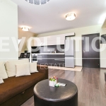 Дава се под наем Тристаен апартамент в София, Витоша - 82 кв.м за 920 € - Снимка #1