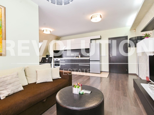 Дава се под наем Тристаен апартамент в София, Витоша - 82 кв.м за 920 € - Снимка #1