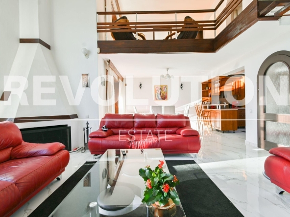 Дава се под наем Къща в Божурище - 200 кв.м за 2200 € - Снимка #1