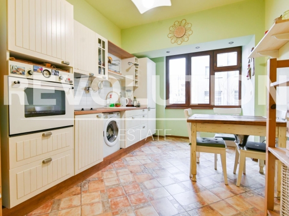 Двустаен апартамент в София, Център - 75 кв.м за 1836 €/кв.м - Снимка #1