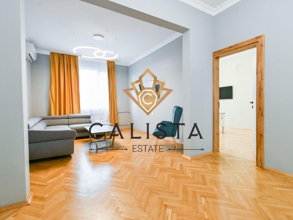 Дава се под наем Тристаен апартамент в София, Център - 110 кв.м за 1395.36 € - Снимка #1