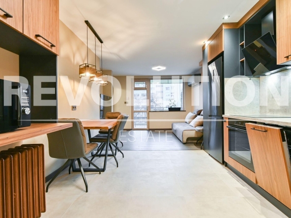 Дава се под наем Четиристаен апартамент в София, Изток - 100 кв.м за 1346.4 € - Снимка #1