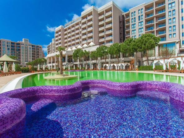 Двустаен апартамент в к.к. Слънчев бряг - 105 кв.м за 1300 €/кв.м - Снимка #1