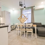 Дава се под наем Тристаен апартамент в София, Център - 100 кв.м за 1095.99 € - Снимка #1