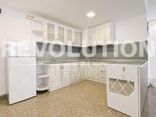 Дава се под наем Офис в София, Студентски град - 100 кв.м за 897.6 € - Снимка #1