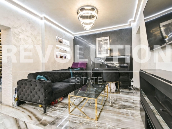 Къща в София, Център - 154 кв.м за 1855 €/кв.м - Снимка #1