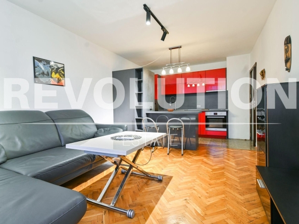 Дава се под наем Тристаен апартамент в София, Стрелбище - 72 кв.м за 787.95 € - Снимка #1