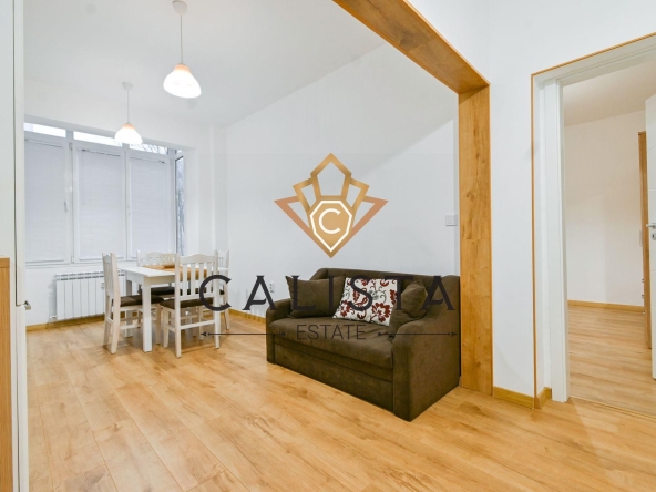 Дава се под наем Двустаен апартамент в София, Център - 46 кв.м за 776.73 € - Снимка #1