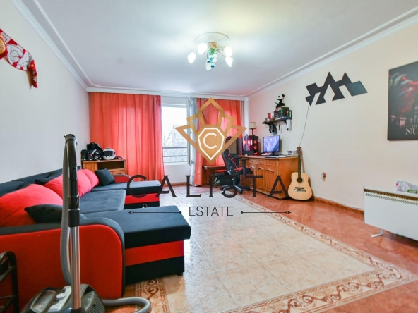 Дава се под наем Тристаен апартамент в София, Банишора - 120 кв.м за 896.58 € - Снимка #1