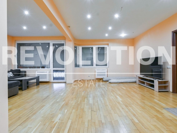 Четиристаен апартамент в София, Център - 199 кв.м за 3332 €/кв.м - Снимка #1