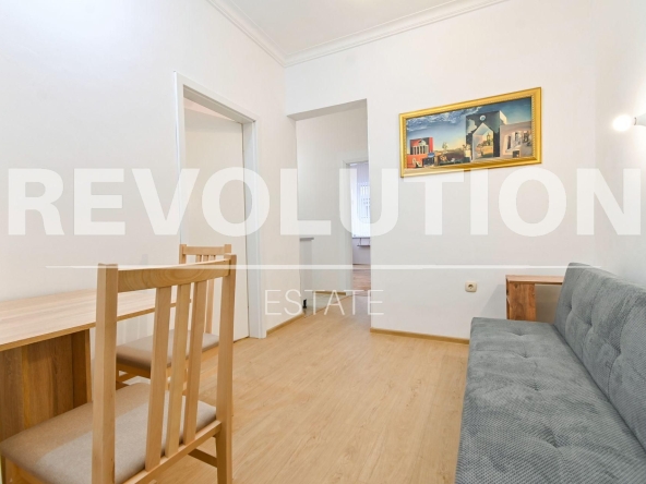 Дава се под наем Тристаен апартамент в София, Медицинска академия - 60 кв.м за 997.05 € - Снимка #1