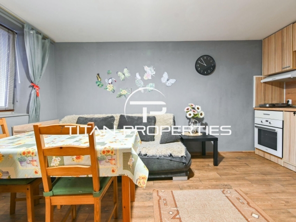 Дава се под наем Етаж от къща в София, Надежда 2 - 60 кв.м за 598.23 € - Снимка #1