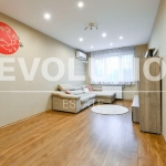 Тристаен апартамент в София, Фондови жилища - 61 кв.м за 1522 €/кв.м - Снимка #1