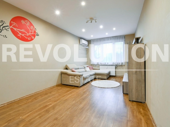 Тристаен апартамент в София, Фондови жилища - 61 кв.м за 1522 €/кв.м - Снимка #1