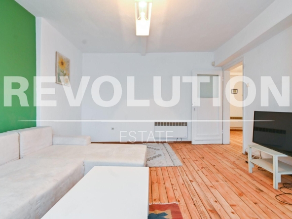 Дава се под наем Тристаен апартамент в София, Център - 95 кв.м за 588 € - Снимка #1