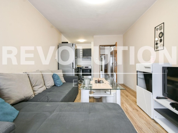 Дава се под наем Тристаен апартамент в София, Изток - 80 кв.м за 797.64 € - Снимка #1