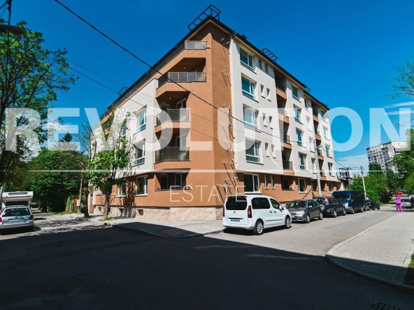 Тристаен апартамент в София, Триъгълника - 113 кв.м за 1106 €/кв.м - Снимка #1