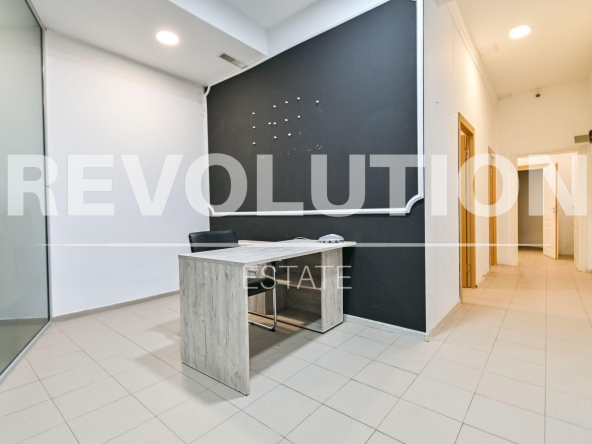 Дава се под наем Магазин в София, Младост 1 - 50 кв.м за 298.86 € - Снимка #1