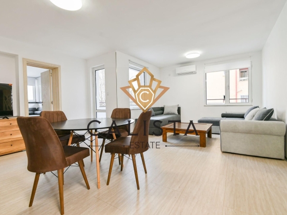 Дава се под наем Тристаен апартамент в София, Център - 120 кв.м за 896.58 € - Снимка #1