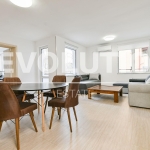 Дава се под наем Тристаен апартамент в София, Център - 120 кв.м за 897.6 € - Снимка #1