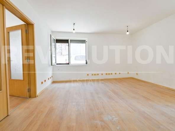 Тристаен апартамент в София, Студентски град - 90 кв.м за 1105 €/кв.м - Снимка #1