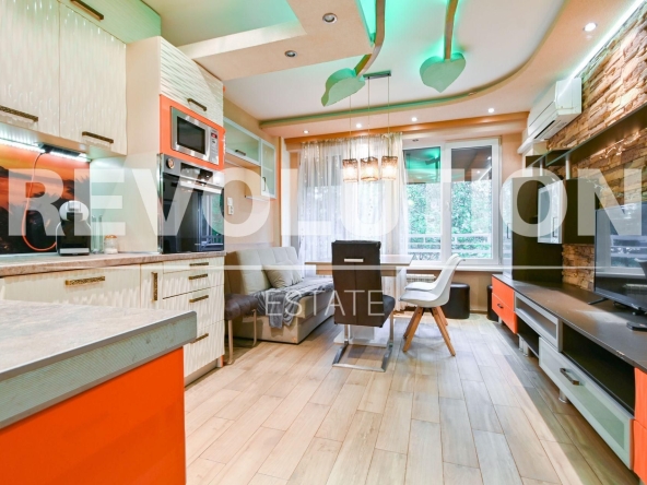 Тристаен апартамент в София, Младост 1 - 87 кв.м за 3127 €/кв.м - Снимка #1