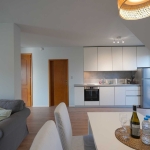 Дава се под наем Тристаен апартамент в Варна, Център - 134 кв.м за 1100 € - Снимка #1