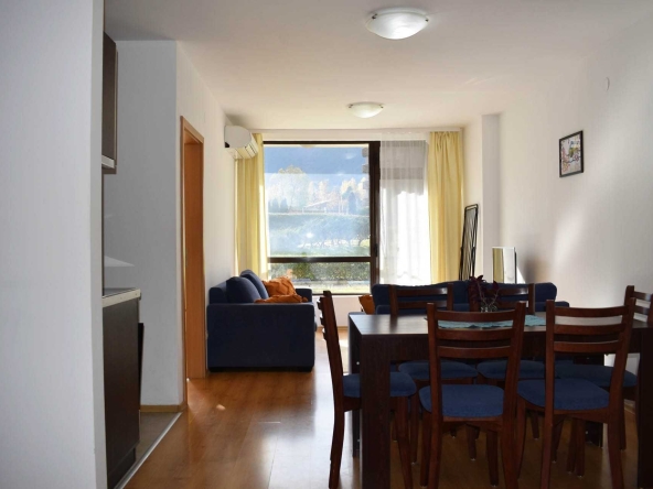 Дава се под наем Тристаен апартамент в Банско - 102 кв.м за 500 € - Снимка #1