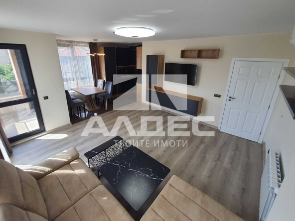 Дава се под наем Тристаен апартамент в София, Изток - 120 кв.м за 1196.97 € - Снимка #1