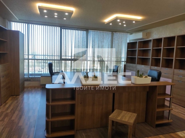 Дава се под наем Офис в София, Враждебна - 333 кв.м за 1974.72 € - Снимка #1