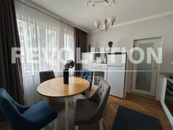 Дава се под наем Двустаен апартамент в Варна, Център - 55 кв.м за 450 € - Снимка #1