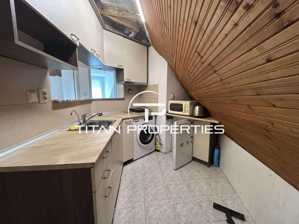 Дава се под наем Тристаен апартамент в Варна, Червен площад - 50 кв.м за 409 € - Снимка #1