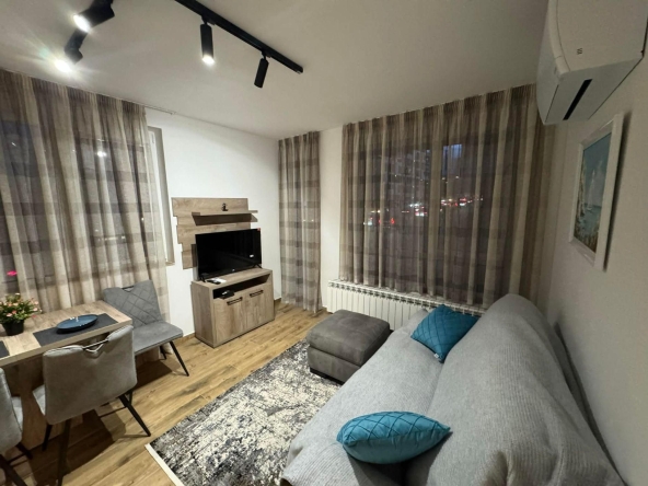 Дава се под наем Двустаен апартамент в София, Кръстова вада - 70 кв.м за 747.66 € - Снимка #1